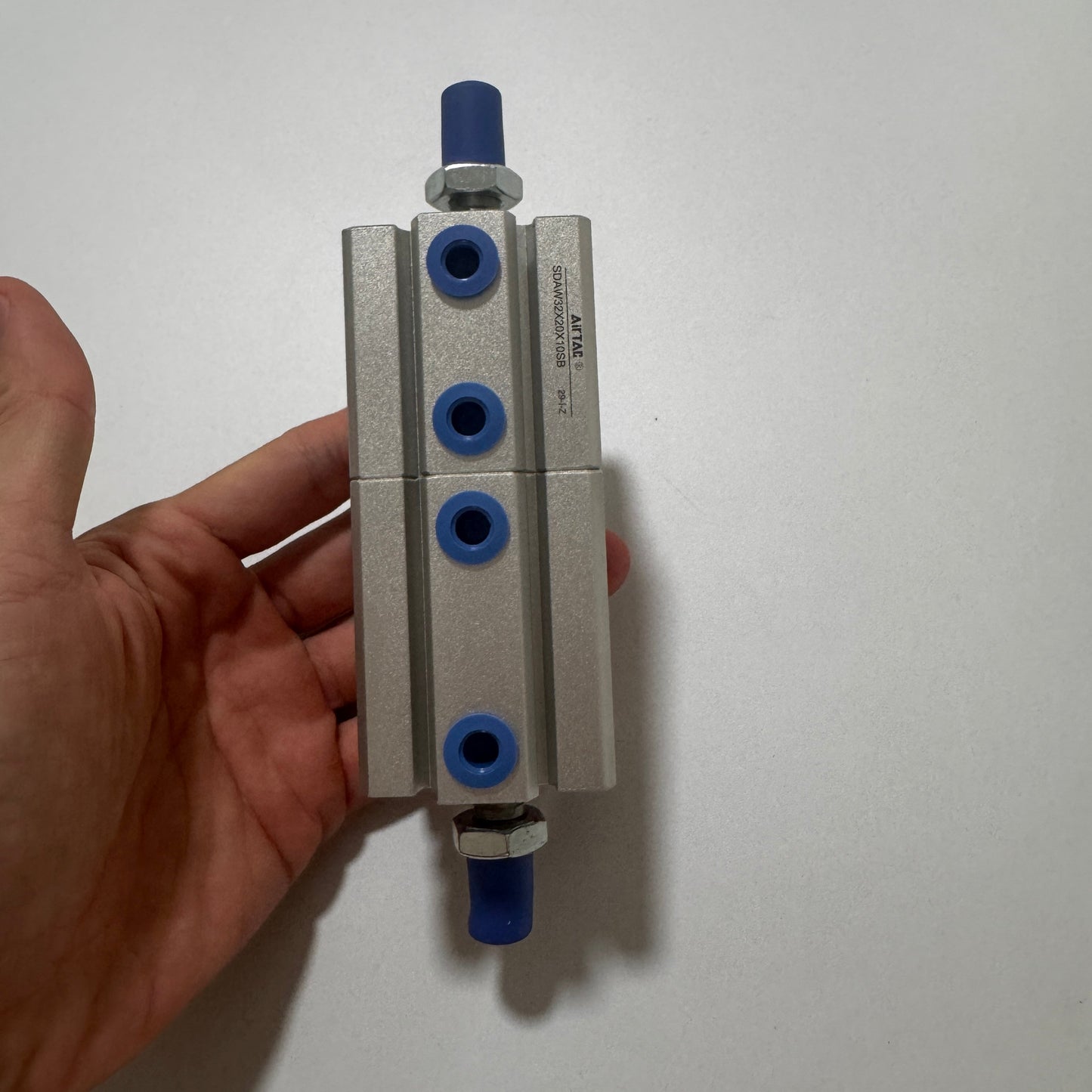 Airtac SDA Series: Dual-Axis Compound Multi-Position Cylinder - SDAW32X20X10SB
