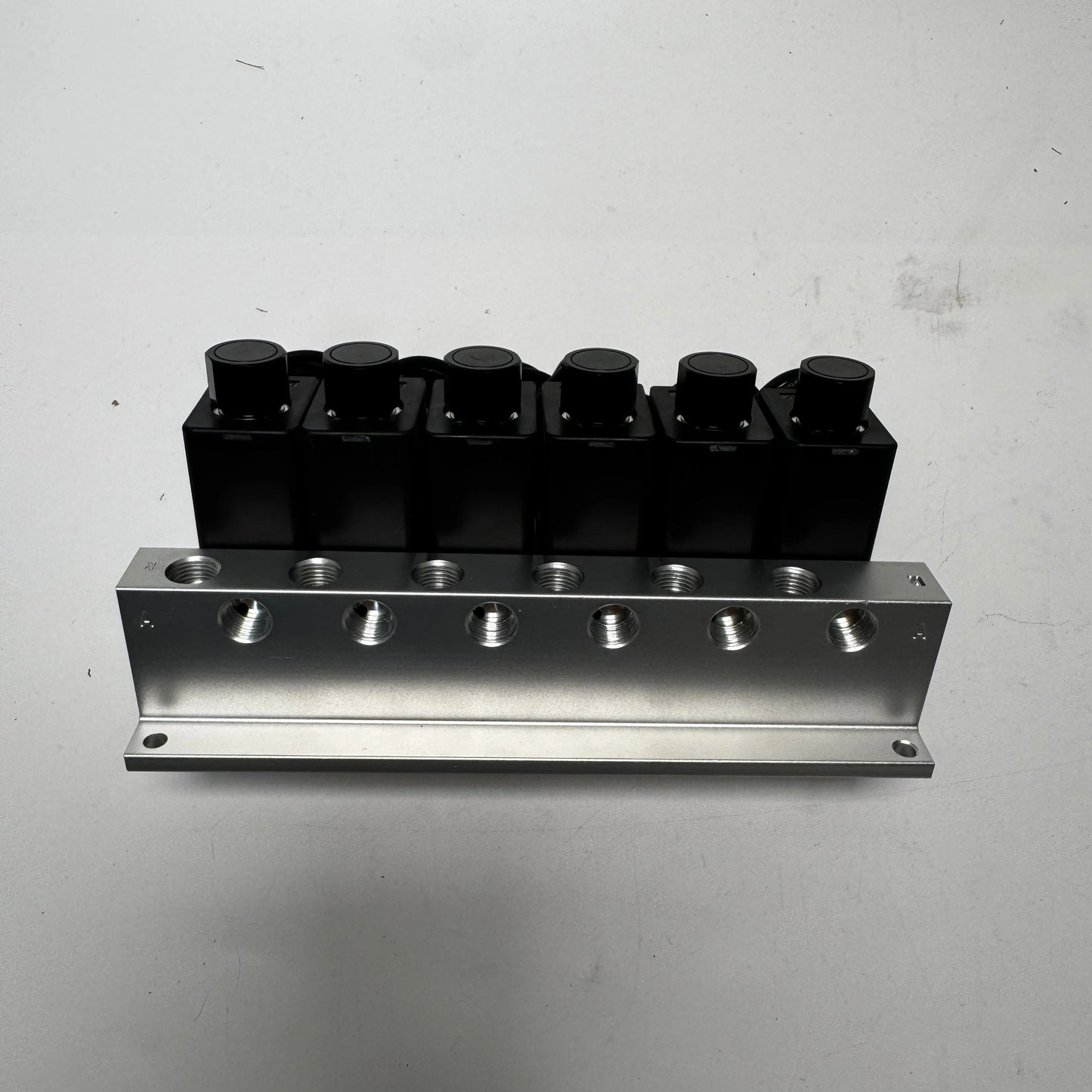 Airtac 3V2M-NC: Solenoid valve(3/2 way) - 3V2MNCBI-6FDT