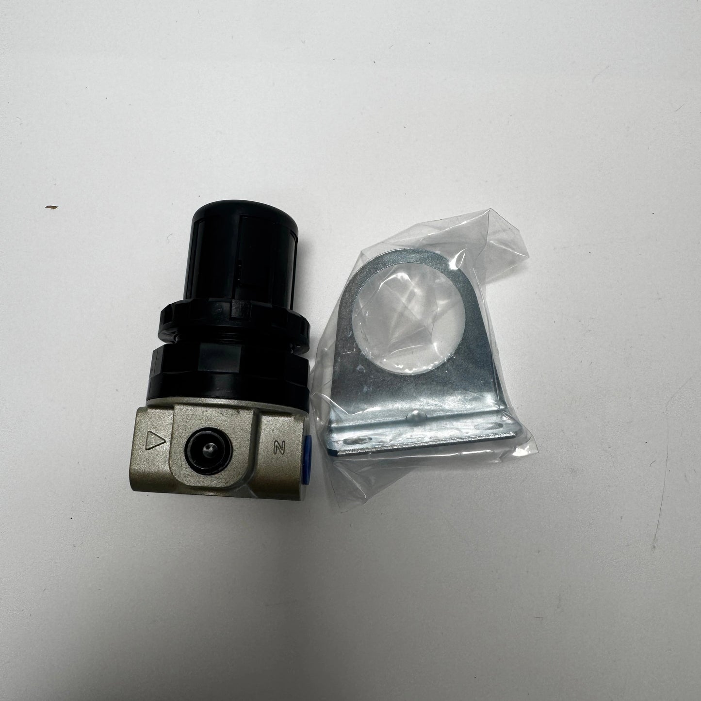 Airtac SDR200-06: Air Pressure Regulator - SDR20006LNT