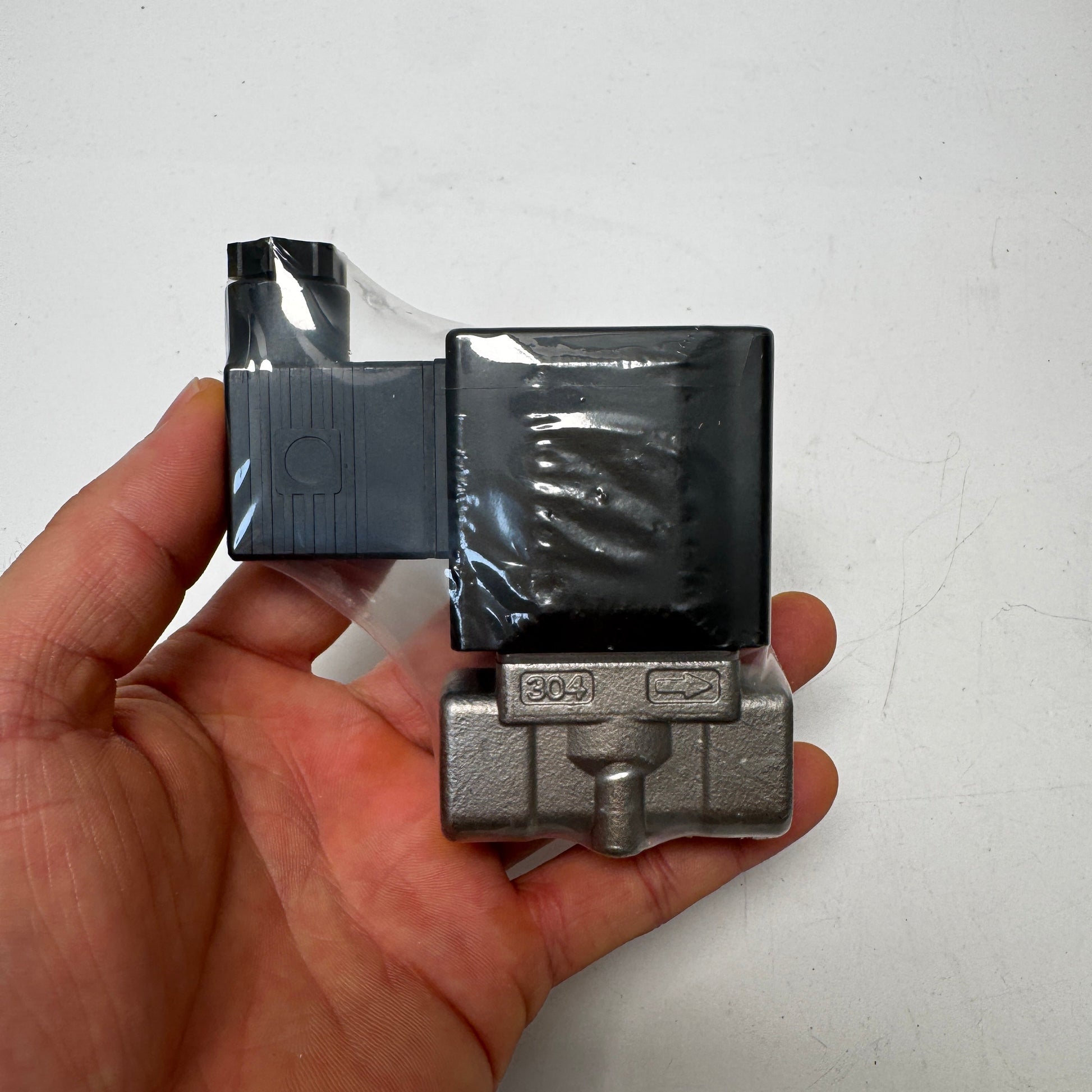Airtac 2SAT050-10:  2-way solenoid valve  - 2SAT05010B