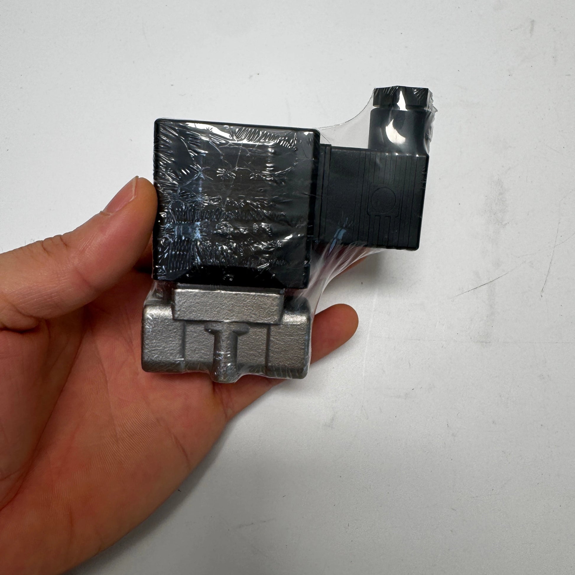Airtac 2LA050-15:  2-way solenoid valve  - 2LA05015B