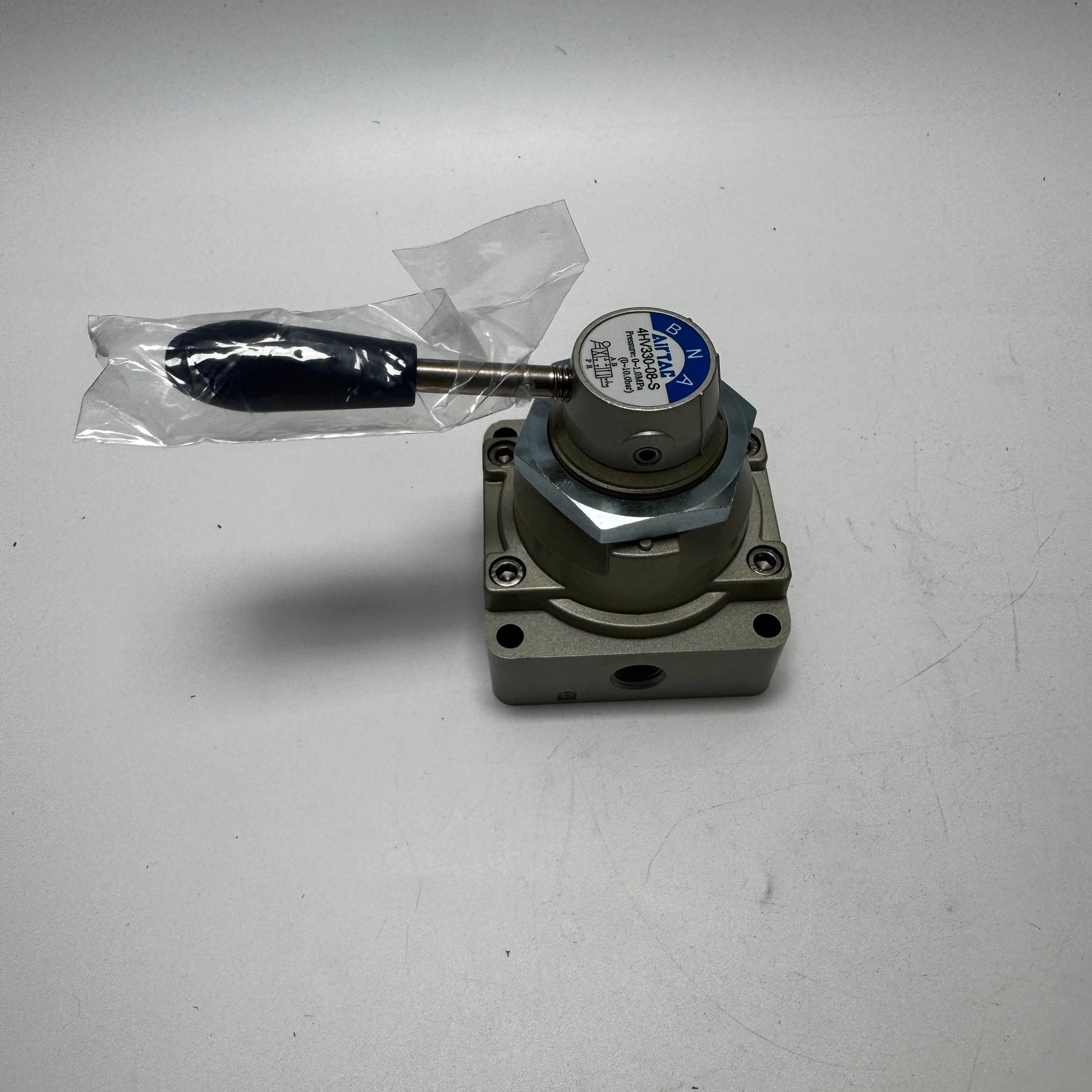 Airtac 4HV330-08: Hand Valve. Rotary Style - 4HV33008S