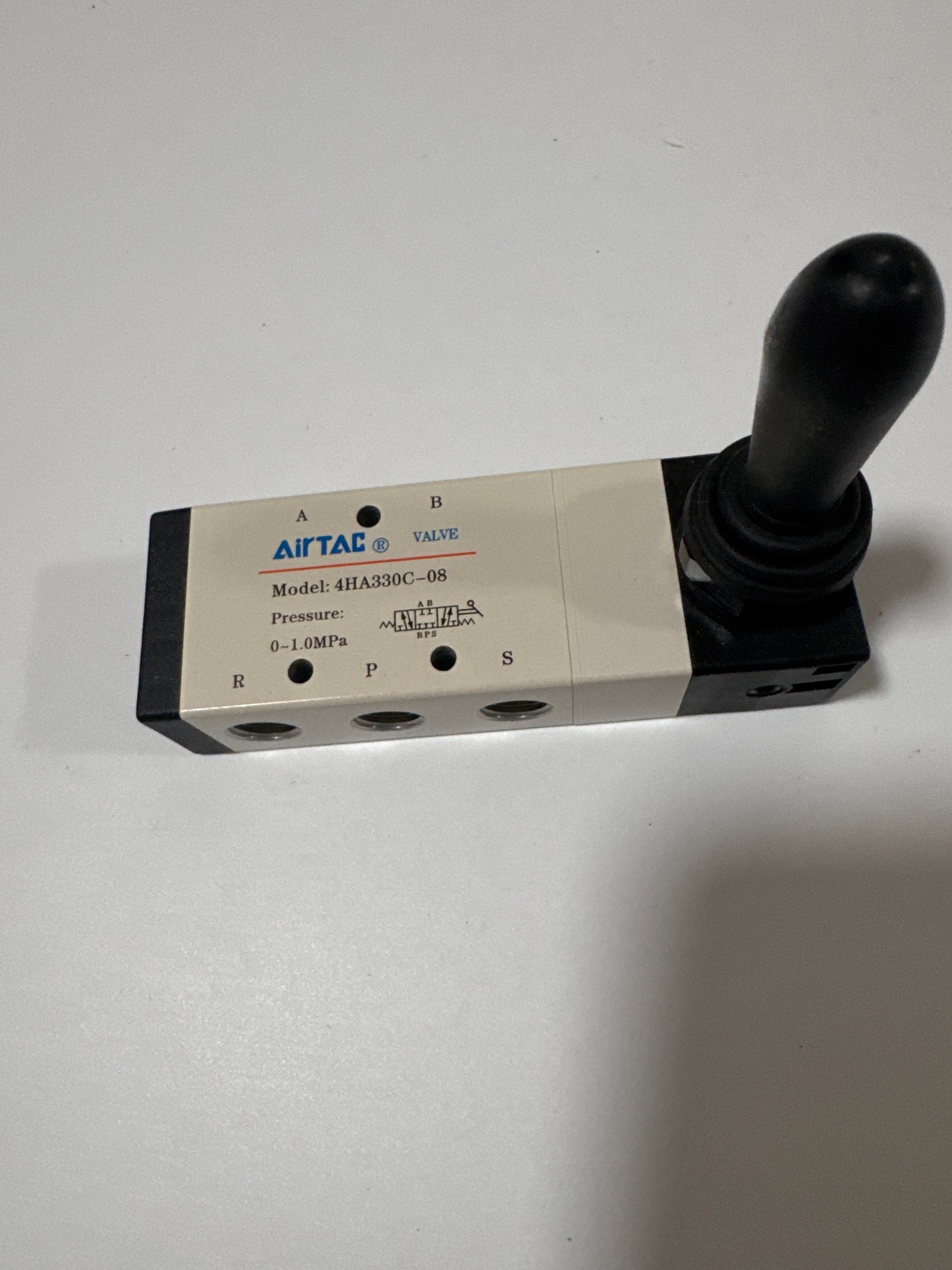 Airtac 4HA330C-08: Hand Valve. Toggle Style - 4HA330C08