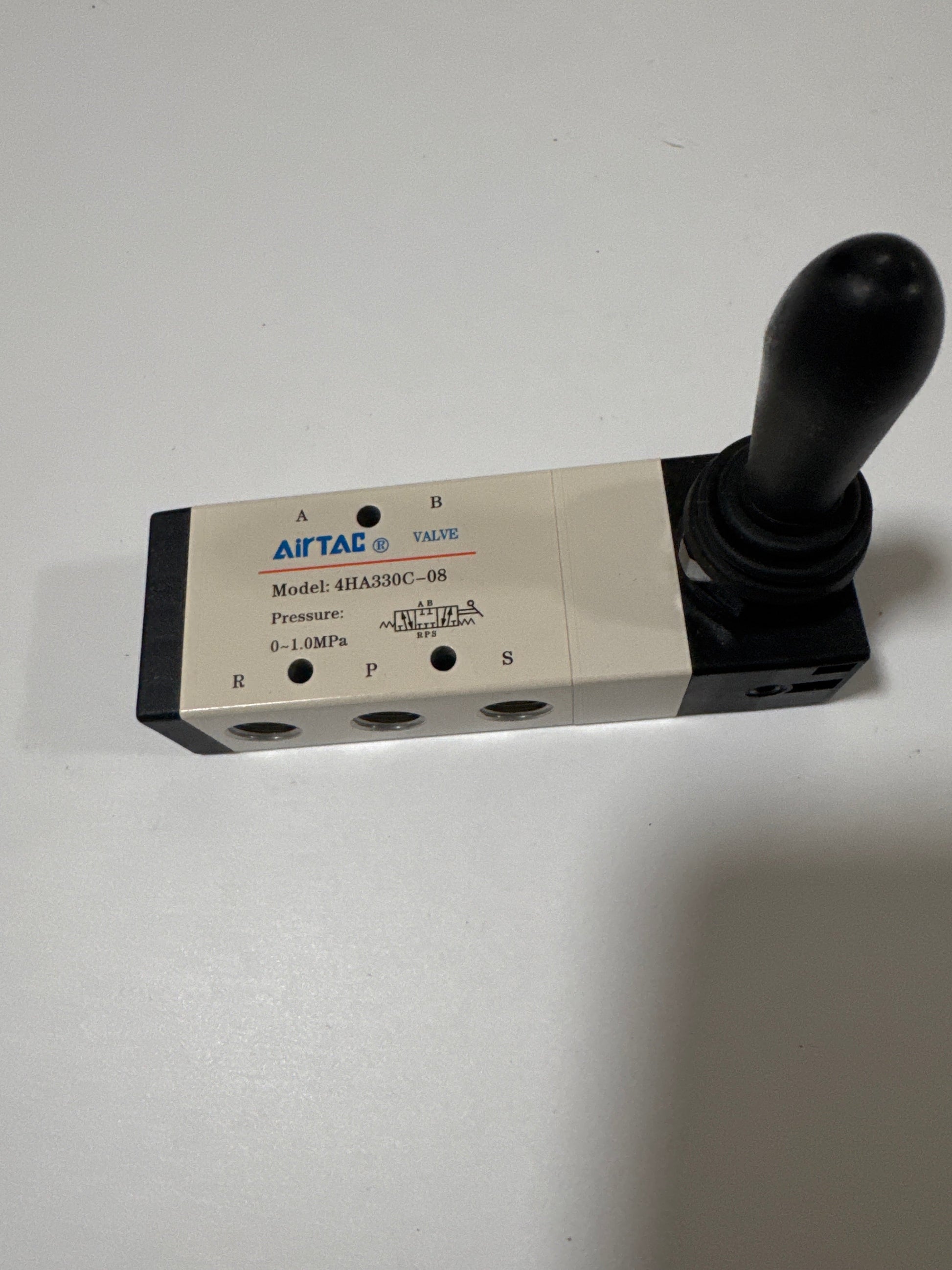 Airtac 4HA330C-08: Hand Valve. Toggle Style - 4HA330C08