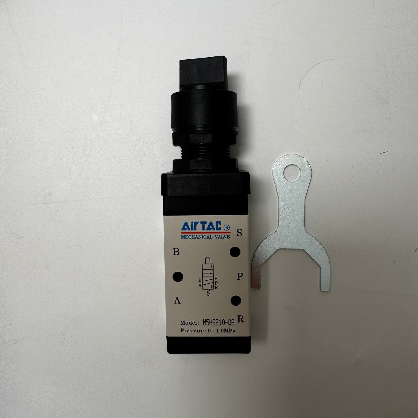 Airtac M5HS210-08: Manual Valve. 5 Way - M5HS21008B