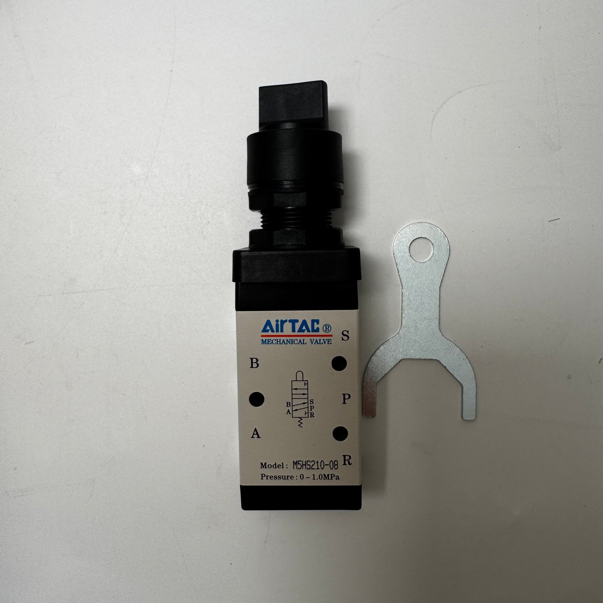 Airtac M5HS210-08: Manual Valve. 5 Way - M5HS21008B