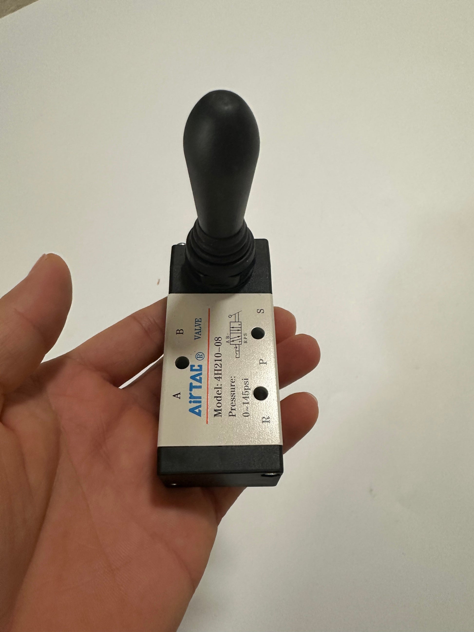 Airtac 4H210-08: Hand Valve. Toggle Style - 4H21008T