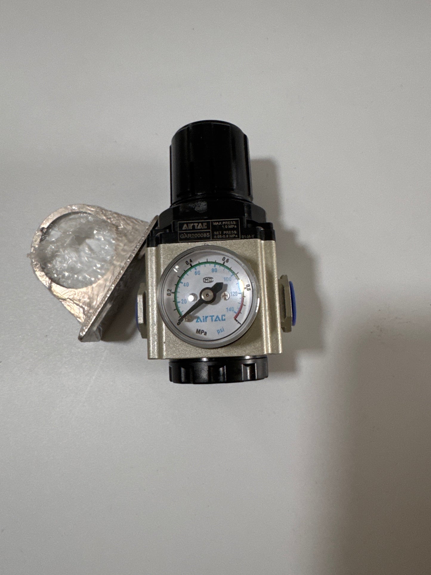 Airtac GAR200: Air Pressure Regulator - GAR20008S