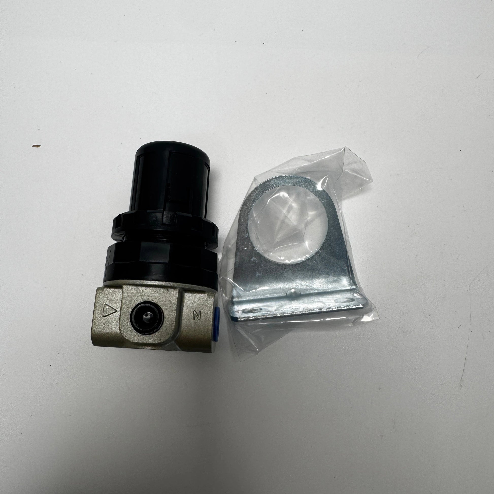 Airtac SDR200-06: Air Pressure Regulator  - SDR20006LNT