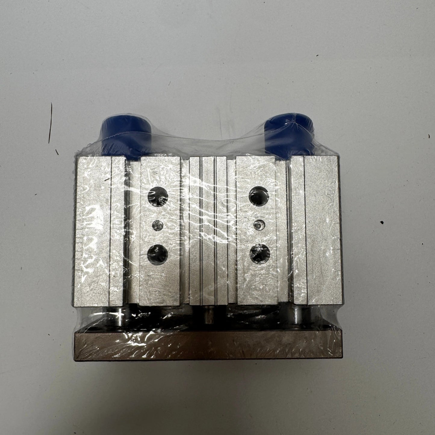 Airtac  TCL,TCM Series: Compound Type Three Axis Cylinder  - TCM32X50S
